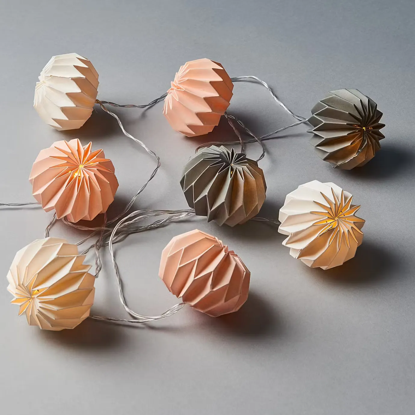 Butlers HANAMI LED Lampions-Lichterkette 6er-Set- Lichterketten