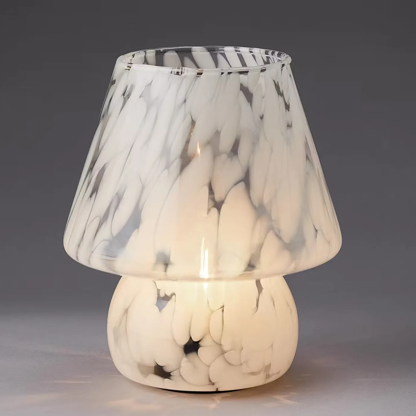 Butlers MISS MARBLE LED-Leuchte- Tischlampen